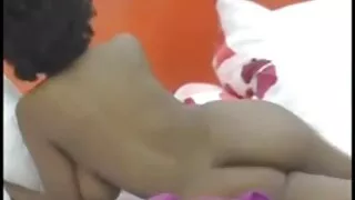 아에서 가동 가능한 방귀로 섹시 포르노 문신 여자