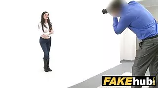 오라 몬 치크 경험 귀여운 소녀의 검은 슬릿 첫 섹스 동영상