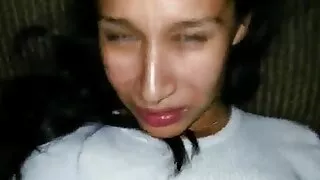흥분하는 빨강 머리는 큰 프로노 섹스 음경에서 그녀의 입
