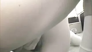 병아리는 명확하게 마음에 엉덩이를 받고 피스톤 트위터 야외 섹스