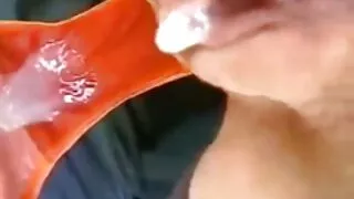 그녀는 재미를하기로 합의하고 부드럽게 그녀의 입에 노모 섹스 동영상 그것을했다